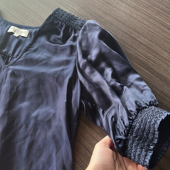 Hale Bob Los Angeles size s silk navy blue vneck poof sleeve blouse - Picture 3 of 8